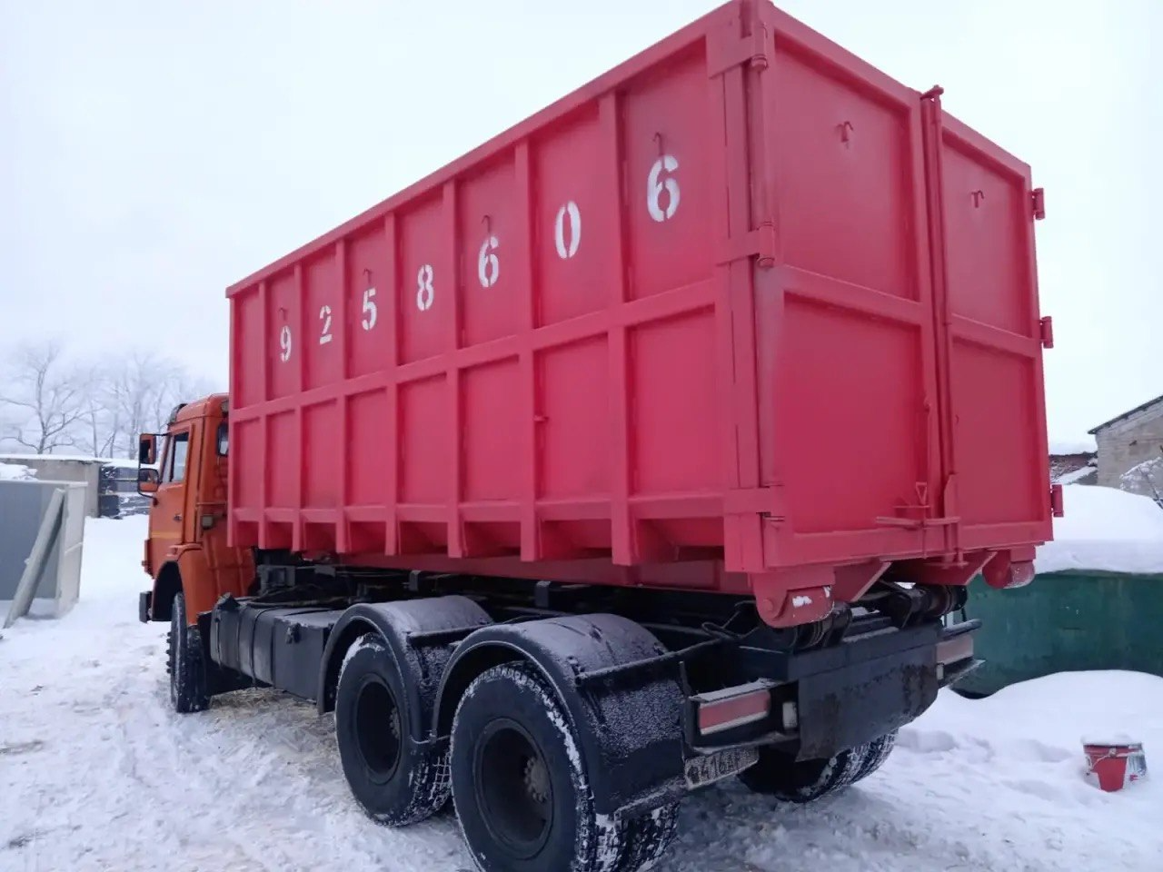 Сколько мусора помещается в контейнер 10, 14 и 27 м³: сравниваем объёмы